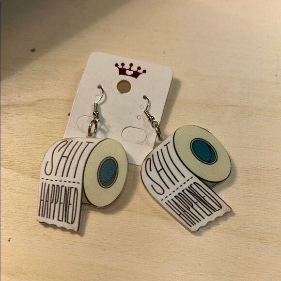 Quirky Toilet Paper Earrings - Picture 1 of 4